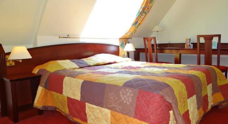 Hotel Crocus Caen Memorial ภายนอก รูปภาพ